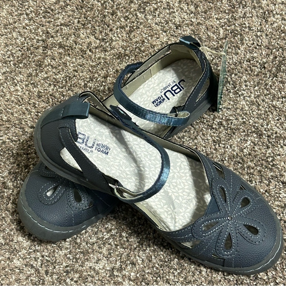 New with Tags Womens JBU Magnolia Charcoal 8 1/2 Shoe